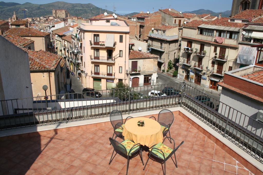 Case Spazioscena - Polimnia Castelbuono  Cameră foto